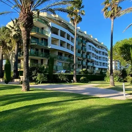Rare à 2 Ch Jardin Privé Face à La * Cannes